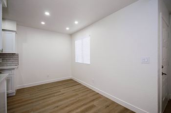 Vinyl flooring